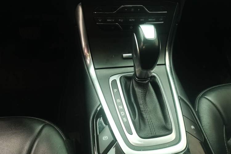 Used Ford Edge 2018 EcoBoost 245 Two-Wheel-Drive Titanium 7-Seater China V Standard