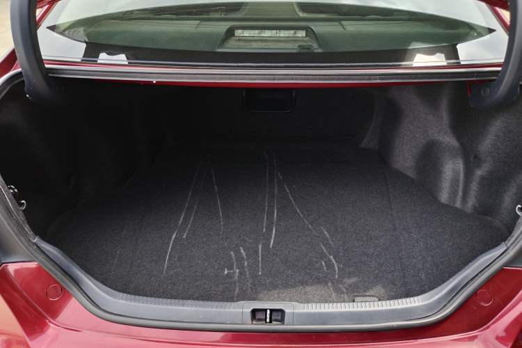 Used Toyota Camry 2015 2.0G Premier Edition Trunk