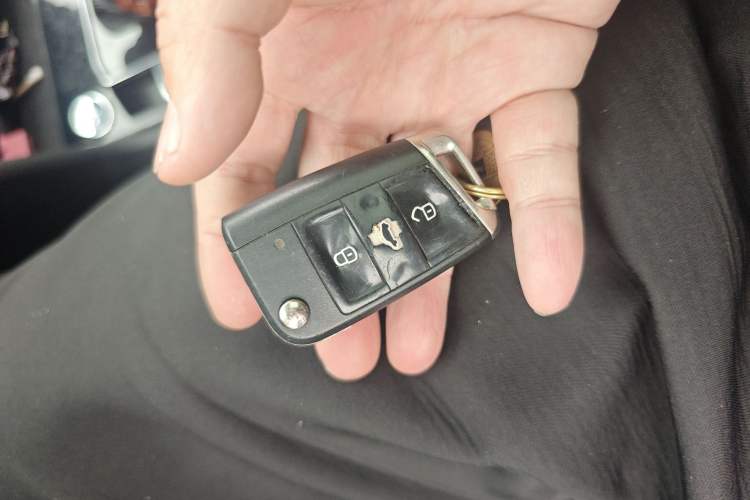 Used Volkswagen Tiguan L 2019 330TSI Automatic Two-Wheel Drive Smart Luxury Version China V Emission Standard
