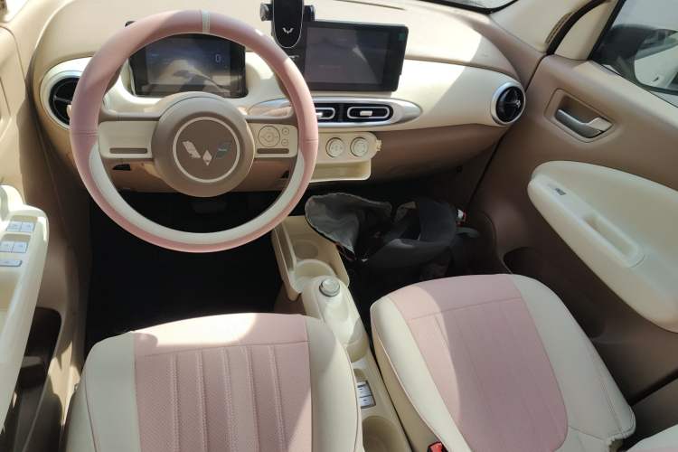 Used Wuling Hongguang MINIEV 2025 Four-Door Version 301km Zhenxiang+ Model
