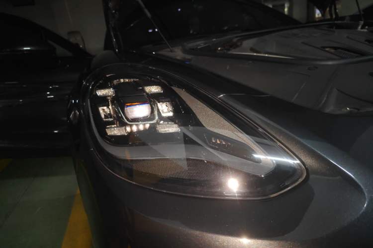 Used Porsche Panamera 2023 Panamera Executive Long Wheelbase Platinum Edition 2.9T Right Front Headlight