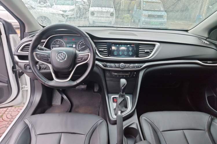 Used Buick GT 2019 18T Automatic Connected Elite Model China VI Standard Center Console