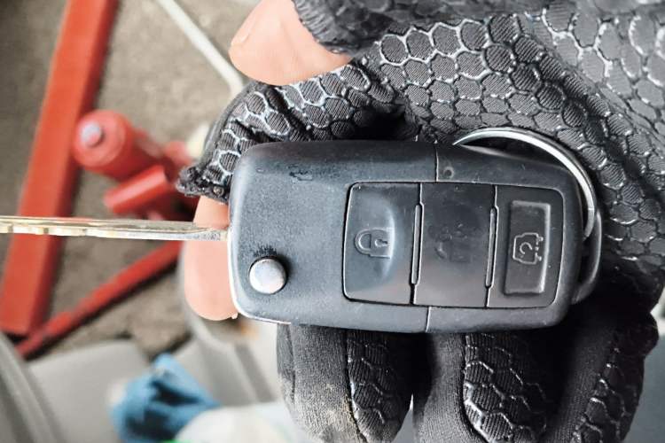 Used FORTHING Lingzhi 2016 M3L 1.6L 7-Seater Luxury Model
