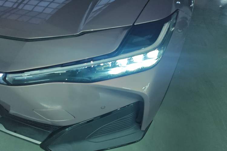 Used Toyota bZ3 2023 616 km Long-Range Premium