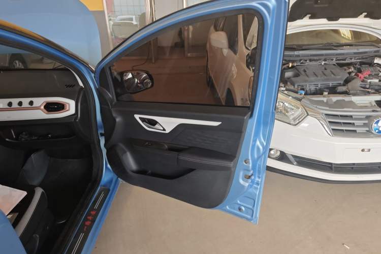 Used SOL E10X 2021 302 km Range Fashion Edition 31.4 kWh