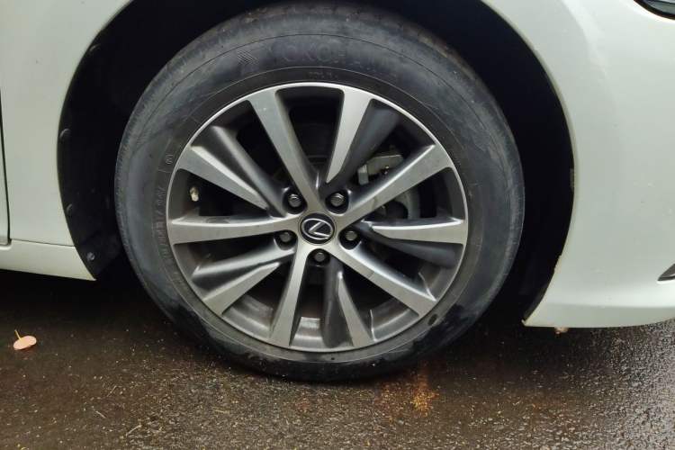 Used Lexus ES 2020 200 Excellence Edition
