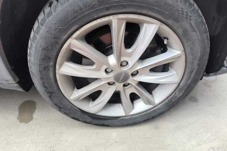 Used Haval H7 2016 Blue-Label H7 2.0T Automatic Luxury Model Right Front Wheel Hub