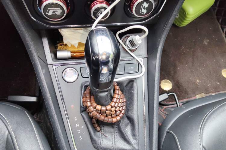 Used Volkswagen Lavida 2017 1.6L Automatic Comfort Edition Gear Lever