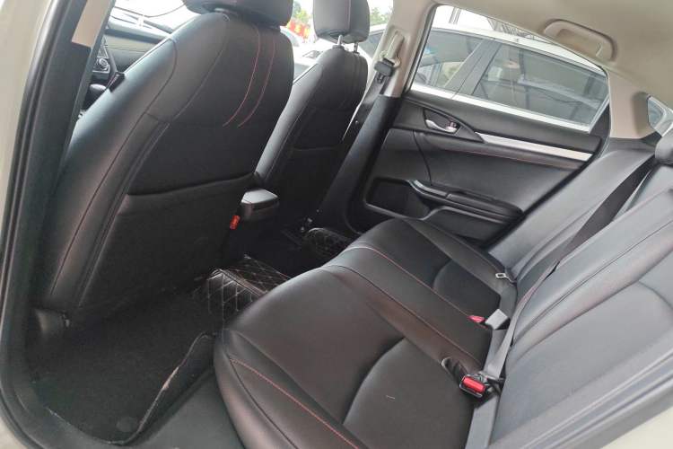 Used Honda Civic 2016 220TURBO CVT Luxury Edition
