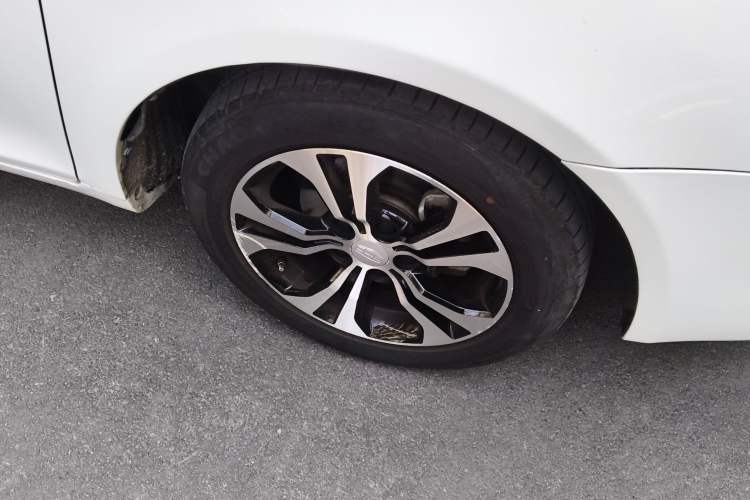 Used Geely Auto Classic Emgrand 2013 Hatchback 1.5L Manual Elite Model