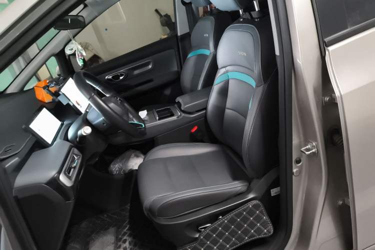 Used AION Y 2023 Younger Star Edition Left Front Seat