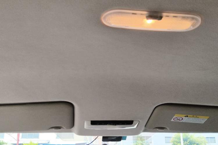 Used Nissan Kicks 2018 1.5L CVT Smart Connect Luxury Edition
