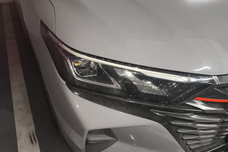 Used Dongfeng Aeolus AX7 2022 Mach Edition 1.5T DCT DF51 Right Front Headlight