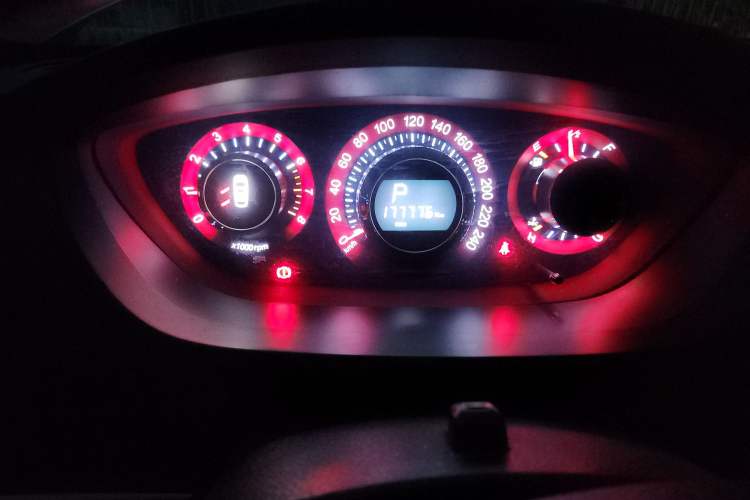 Used Luxgen Great 7 SUV 2012 Limited-Edition Sharp Model 2.2T Two-Wheel Drive Smart Version
