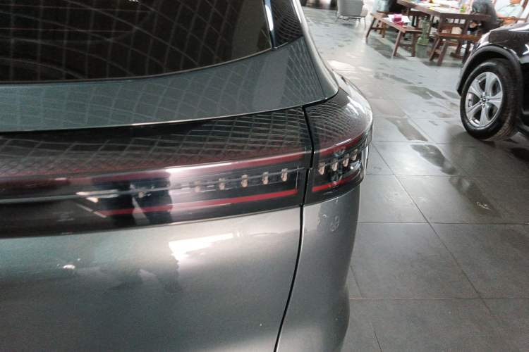 Used Fengyun T8 2025 1.5T 130km Deluxe Version 5 Seats Right Rear Taillight