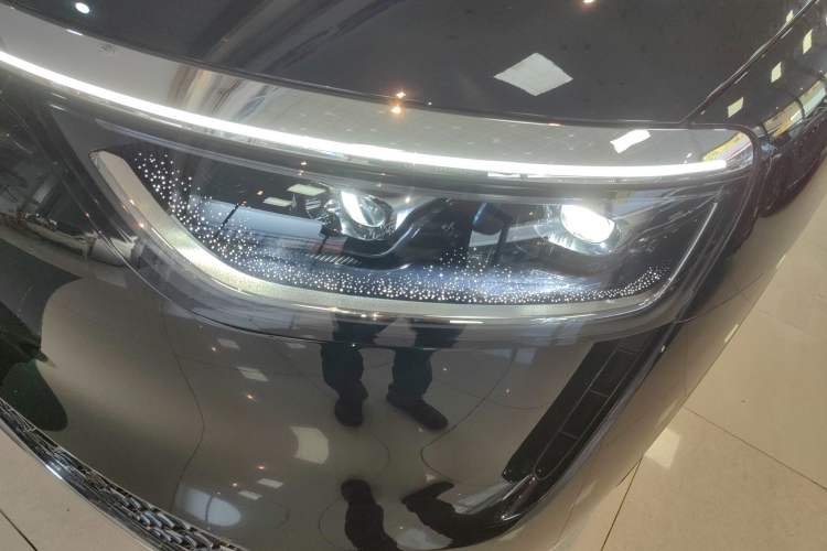 Used Hima AITO M8 2025 Extended-Range Max+ Version 53.4 kWh 6-Seater Edition