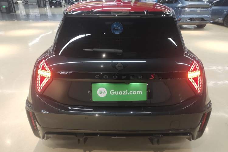 Used MINI Electric COOPER 2024 452km COOPER SE Racing Driver Rear