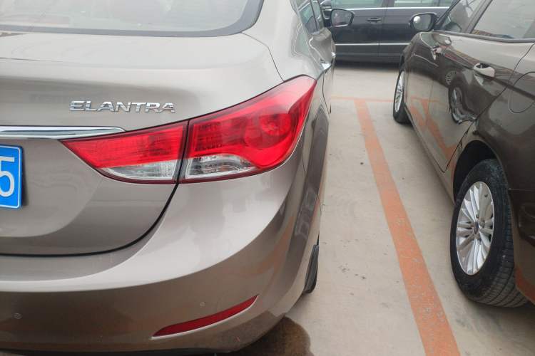 Used Hyundai Elantra (5th Generation / Langdong) 2012 1.6L Manual Leading Model