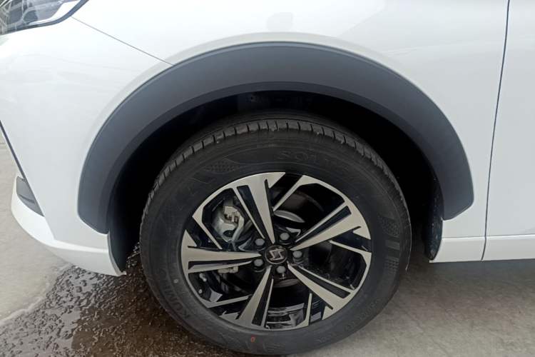 Used SOL QX 2021 300T DCT Prestige Smart Connectivity Version
