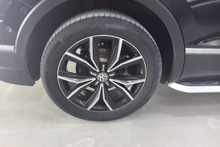 Used Volkswagen Tiguan L 2020 330TSI Automatic Two-Wheel Drive Smart Luxury Edition China VI Standard