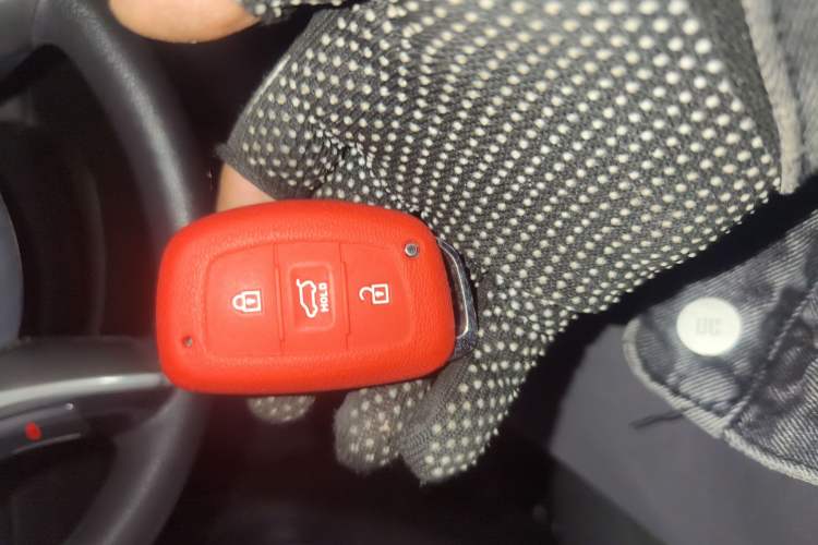 Used Hyundai Elantra (5th Generation / Langdong) 2016 1.6L Automatic Prestige Model Interior 1