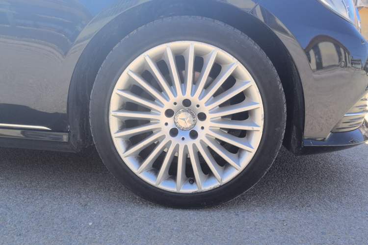 Used Mercedes-Benz E-Class 2015 Facelift E 200 L