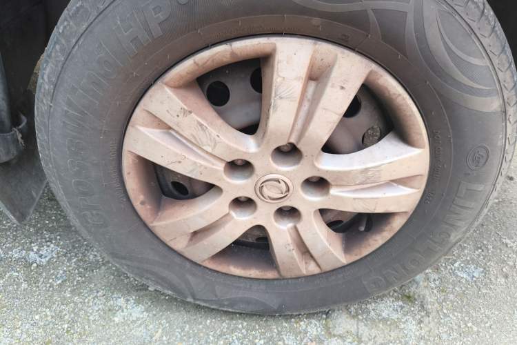 Used FORTHING Lingzhi 2013 M3 1.6L 7-Seater Comfort Model
