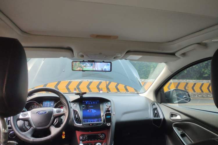 Used Ford Focus 2012 Hatchback 2.0L Manual Luxury Sport Model
