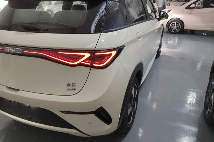 Used BYD Dolphin 2025 Intelligent Driving Version 410 km Fashion Edition
