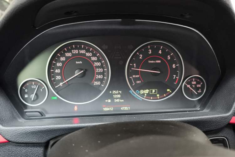 Used BMW 3 Series 2013 320i Sport Design Package
