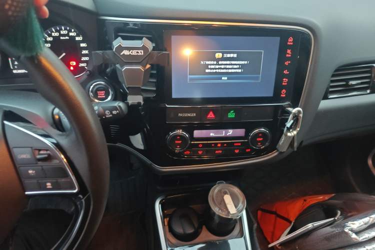 Used Mitsubishi Outlander 2018 2.4L 4x4 Prestige Edition 7 Seats Audio And AC Panel