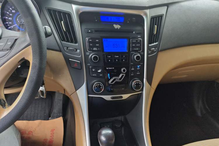 Used Hyundai Sonata 2011 2.0L Automatic Leading Edition Audio And AC Panel