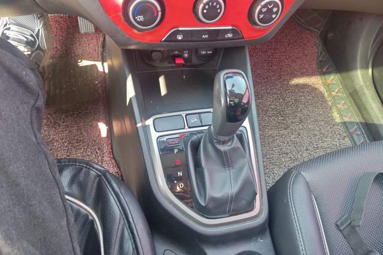 Used Hyundai ix25 2015 1.6L Automatic Two-Wheel Drive Smart GLS Trim
