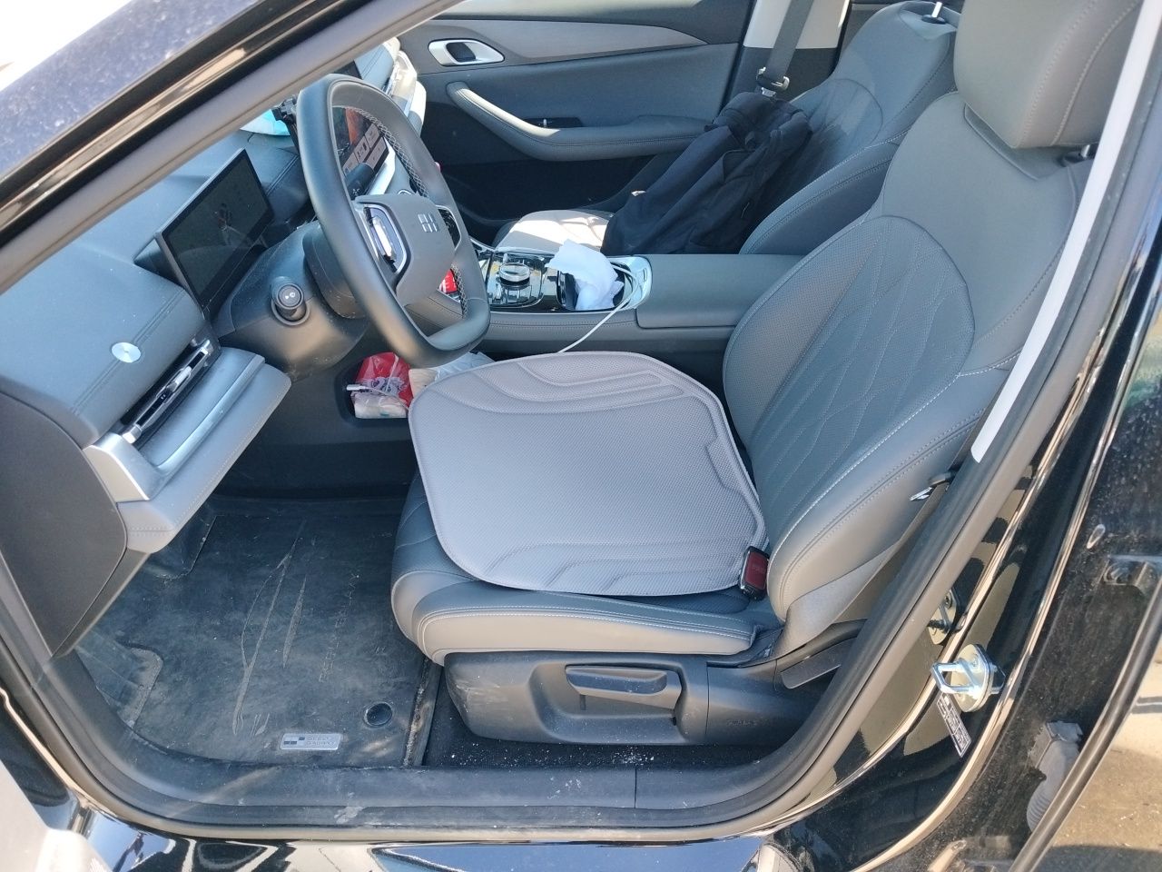 Geely Galaxy A7 2025 Model EM-i 70km Luxury Edition — снимка 15