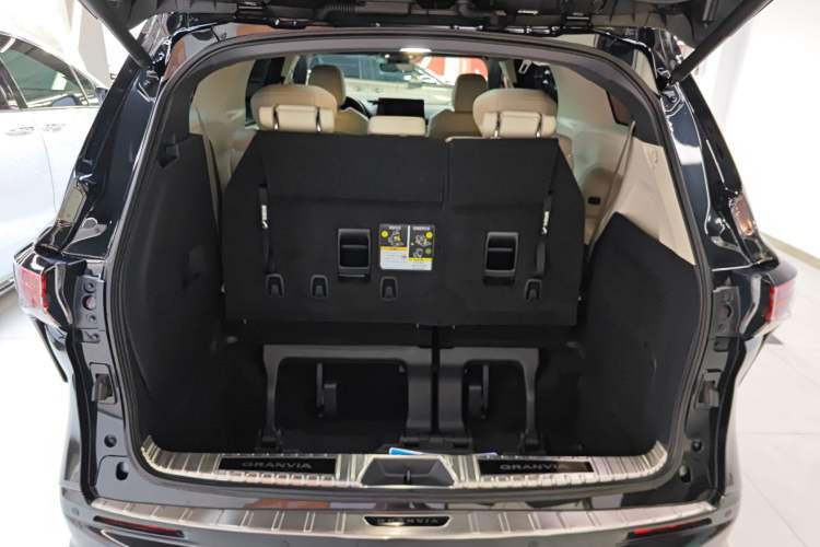 Used Toyota Granvia 2024 2.5L Hybrid Prestige ULTRA Edition
