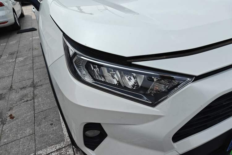 Used Toyota RAV4 2020 2.0L CVT Two-Wheel Drive Fashion Edition Right Front Headlight