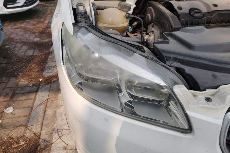 Used Peugeot 301 2014 1.6L Automatic Comfort Edition Right Front Headlight