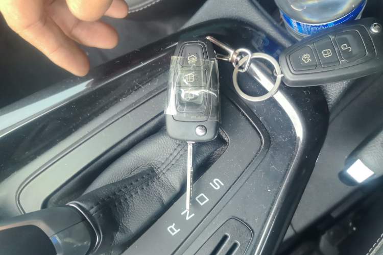 Used Ford Focus 2017 Hatchback 1.6L Automatic Fashion Edition Smart Drive Version Vehicle Key