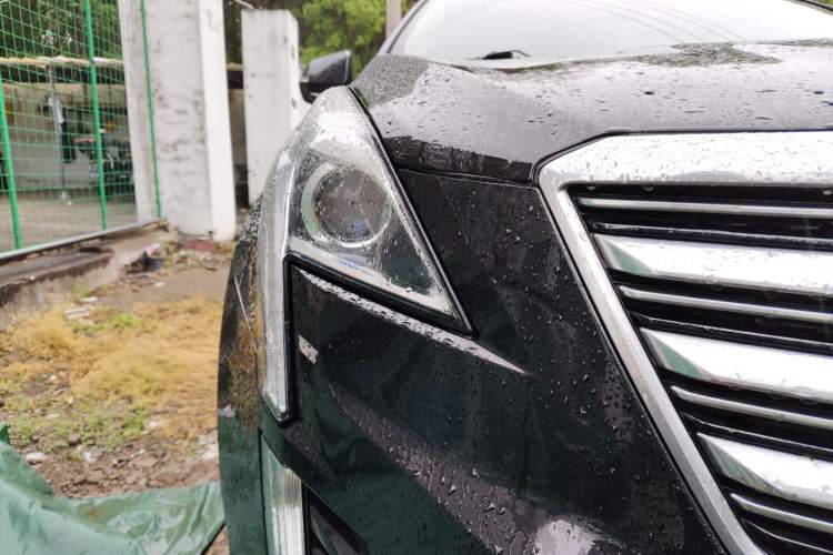 Used Cadillac XT5 2018 25T Luxury Model Right Front Headlight