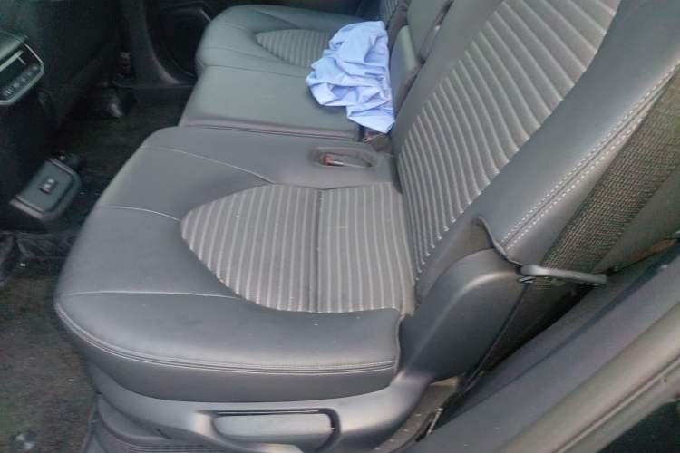 Used Toyota Crown Kluger 2023 2.5L HEV Four-Wheel Drive Luxury Edition Left Rear Seat