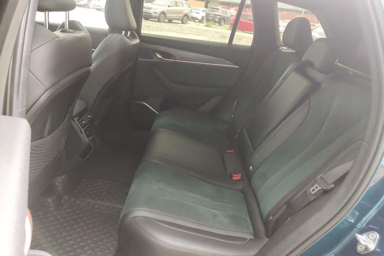 Used Geely Auto Monjaro L 2021 2.0TD DCT EVO Two-Wheel Drive Smart Luxury Version Left Rear Seat