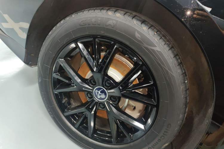 Used BYD Han 2025 DM-i 125KM Elite Model Right Rear Wheel Hub