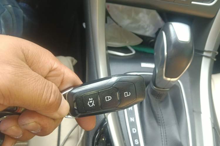 Used Ford Mondeo 2013 2.0L GTDi 200 Luxury Model Interior 1