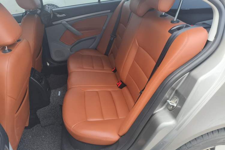 Used Skoda Octavia 2013 1.6L Automatic Yijie Edition Left Rear Seat