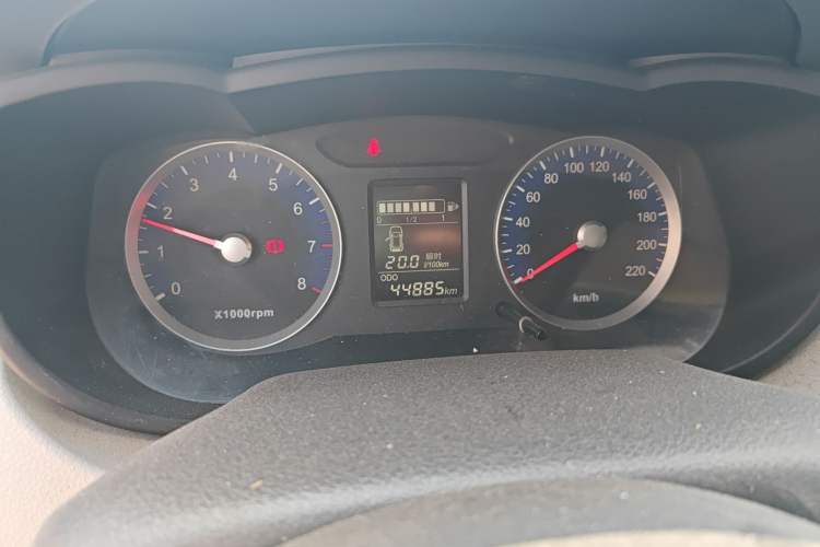 Used Venucia R50 2015 1.6L Manual Luxury Edition