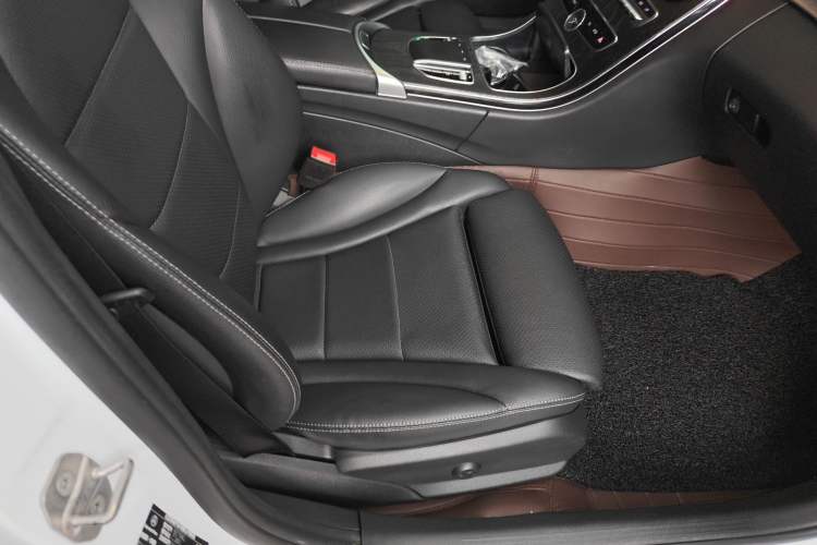 Used Mercedes-Benz C-Class 2020 Restyled C 260 L Sport Edition Right Front Seat