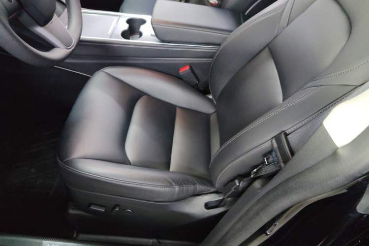 Used Tesla Model Y 2023 Rear-Wheel-Drive Version