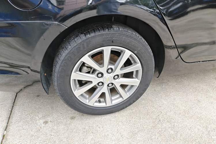 Used Chevrolet Malibu 2017 1.5T Automatic Luxury Edition Right Rear Wheel Hub