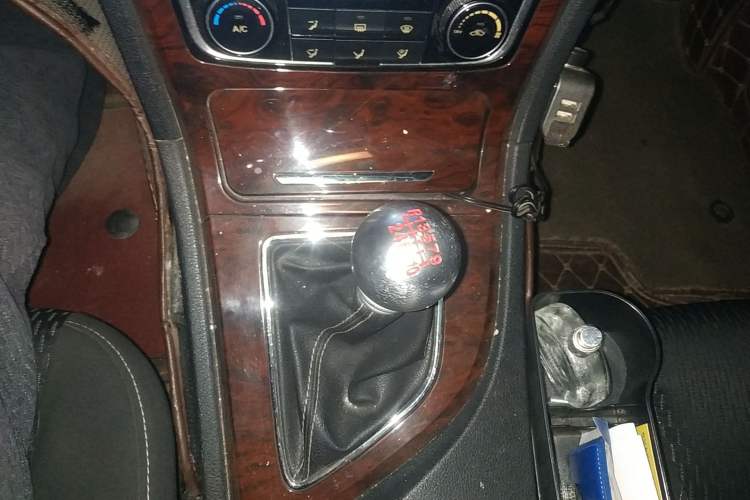 Used Zotye T600 2016 1.5T Manual Elite Edition Gear Lever