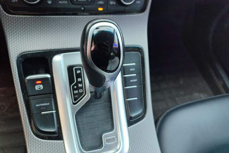 Used Geely Auto Emgrand GS 2017 Sport Edition 1.3T Automatic Smart Connectivity Model Gear Lever